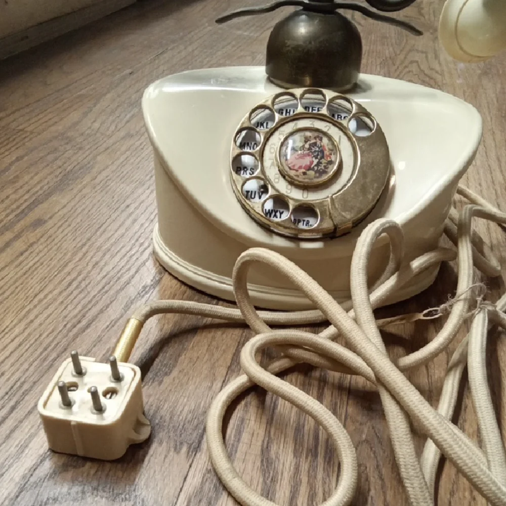 Vitage Telephone